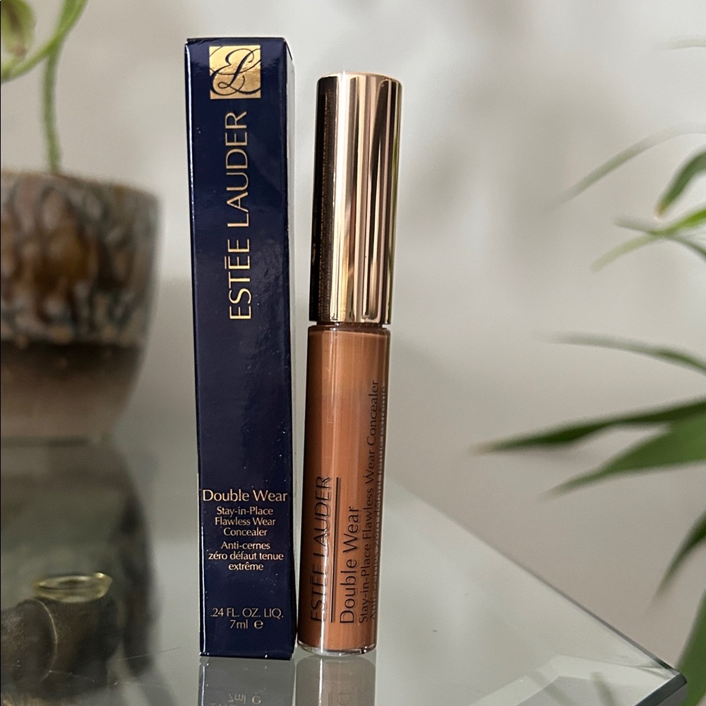 Estée Lauder Flawless Wear Concealer in Deep Neutral (5N)